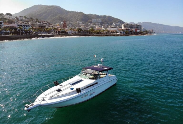 Ah Caray private boat in Puerto Vallarta